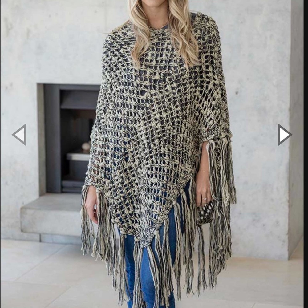 NWT Cienna Boho Poncho - Gorgeous hand crochet bohemian style poncho. One size.